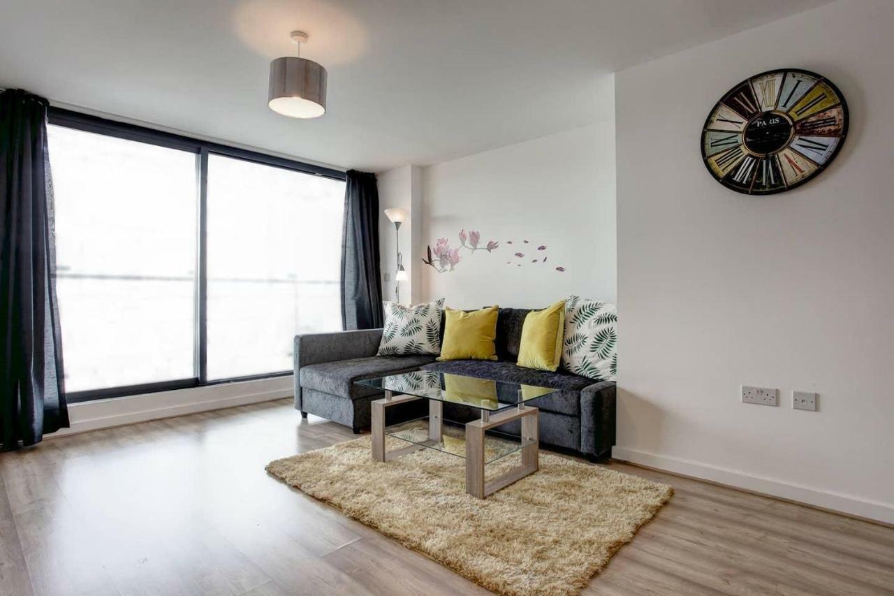 Newly Renovated Riverside Flat W/ Private Balcony Norwich Bagian luar foto