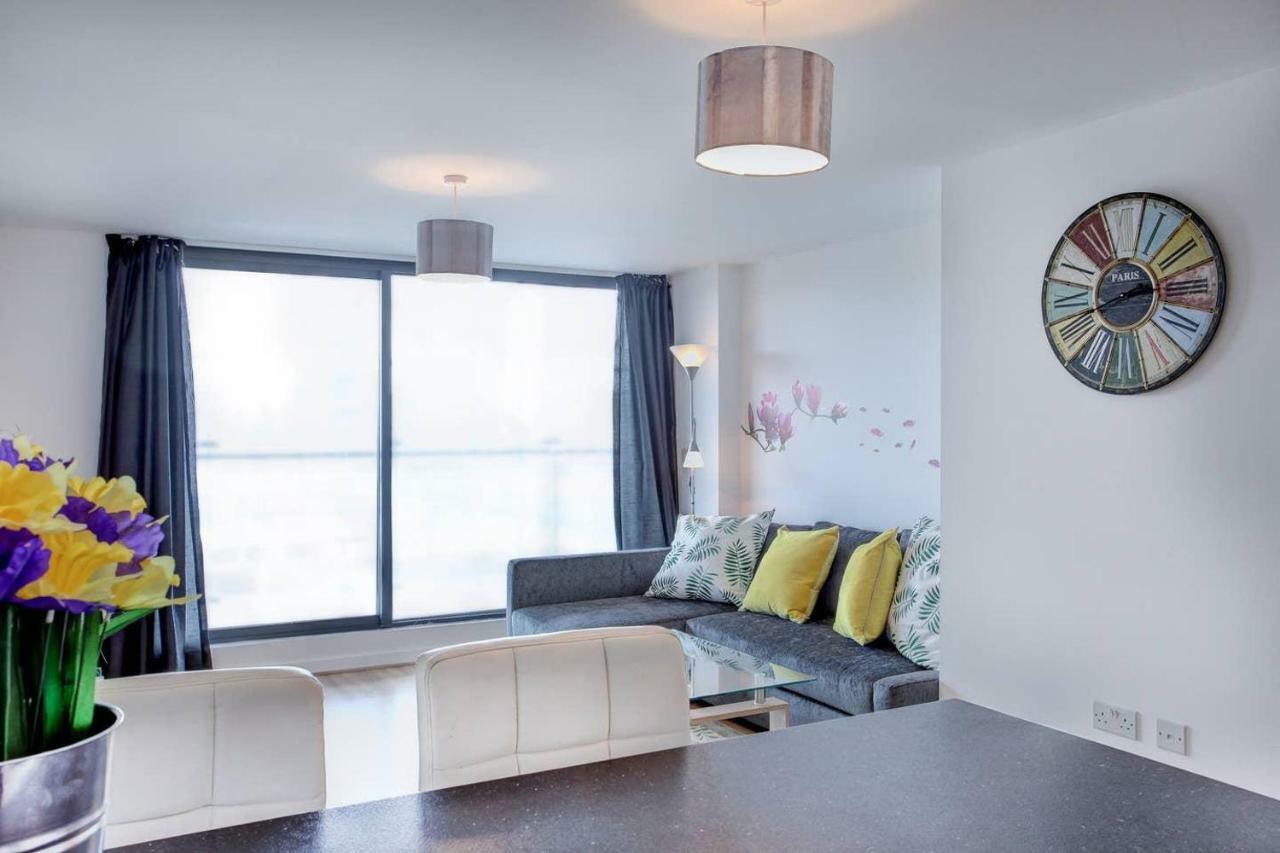 Newly Renovated Riverside Flat W/ Private Balcony Norwich Bagian luar foto