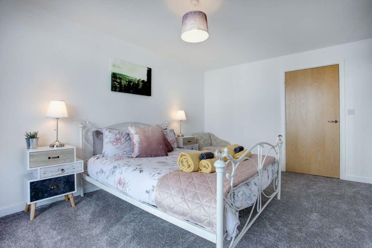 Newly Renovated Riverside Flat W/ Private Balcony Norwich Bagian luar foto
